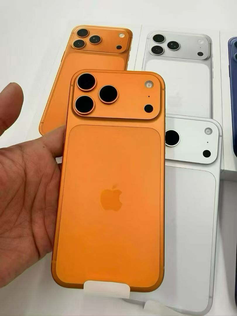 iPhone 17 Pro Max photo 2