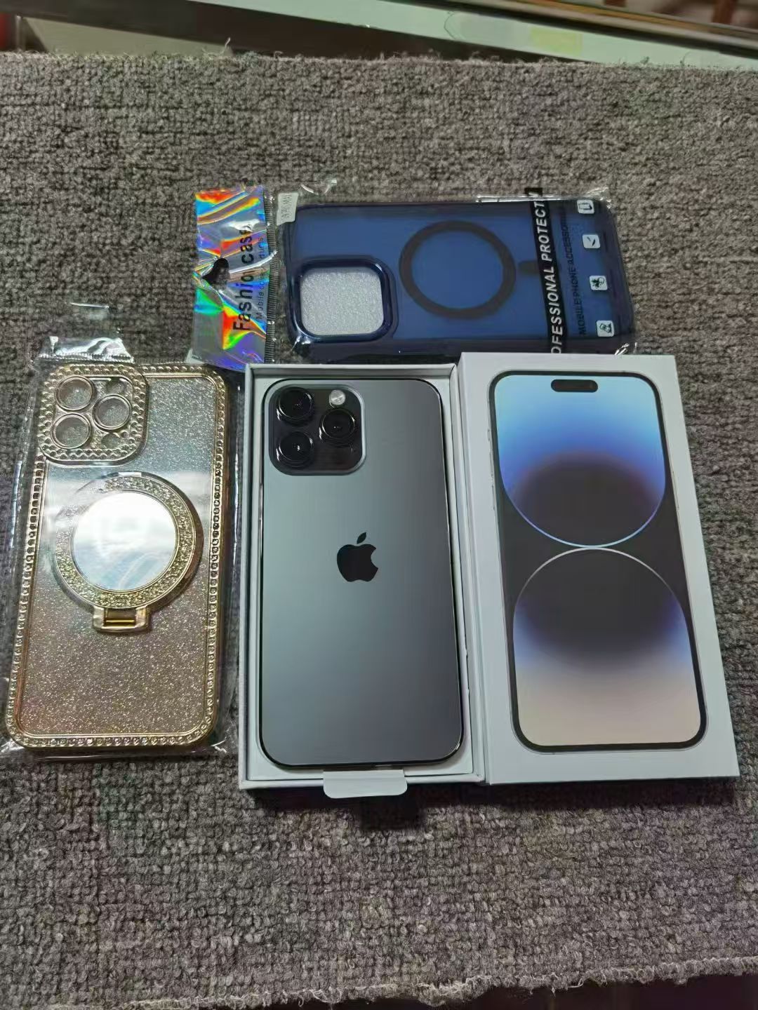 iPhone 14 Pro Max photo 2