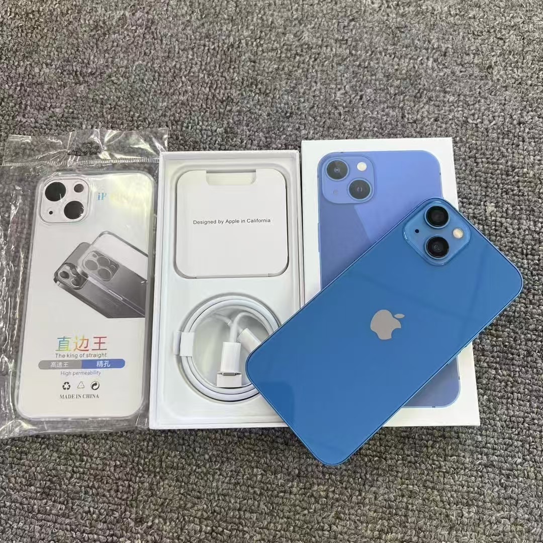 iPhone 13 photo 2