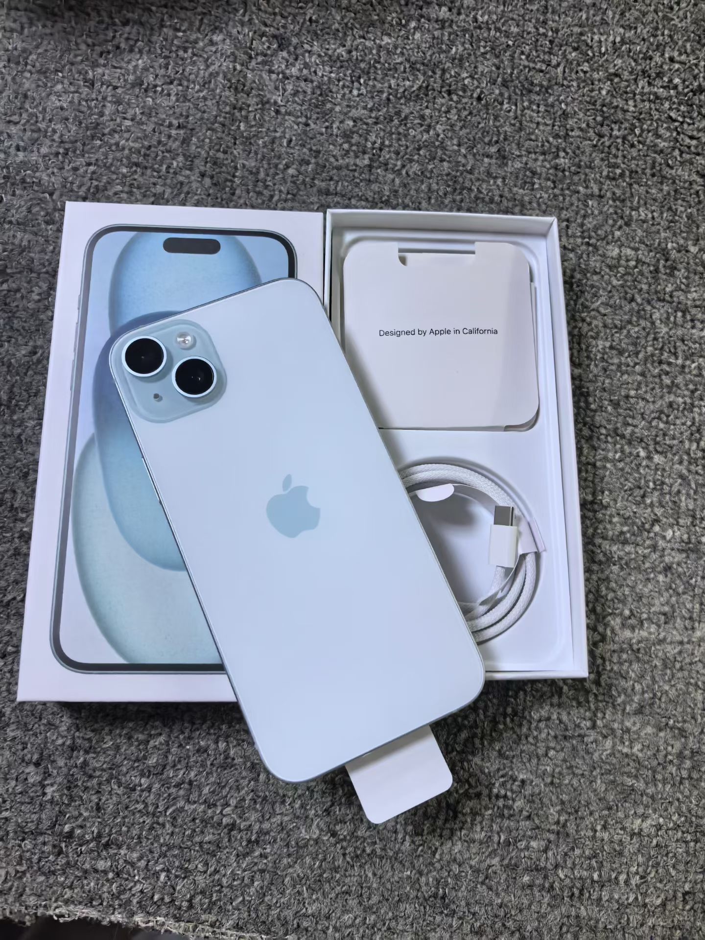 iPhone 15 Plus photo 2
