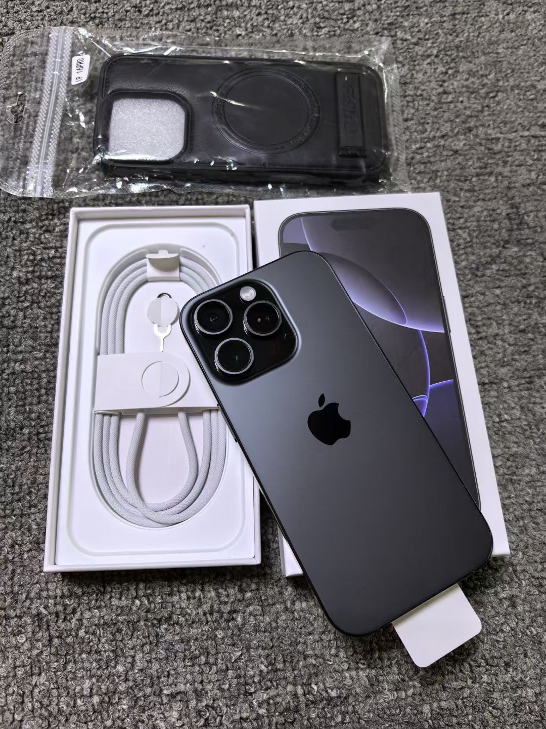 iPhone 16 Pro Max photo 4