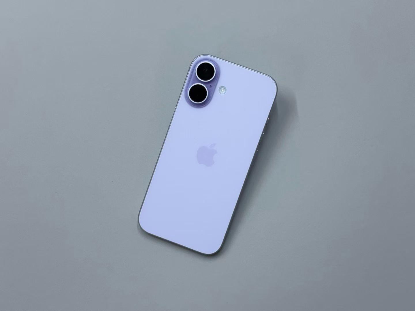 iPhone 17 photo 2