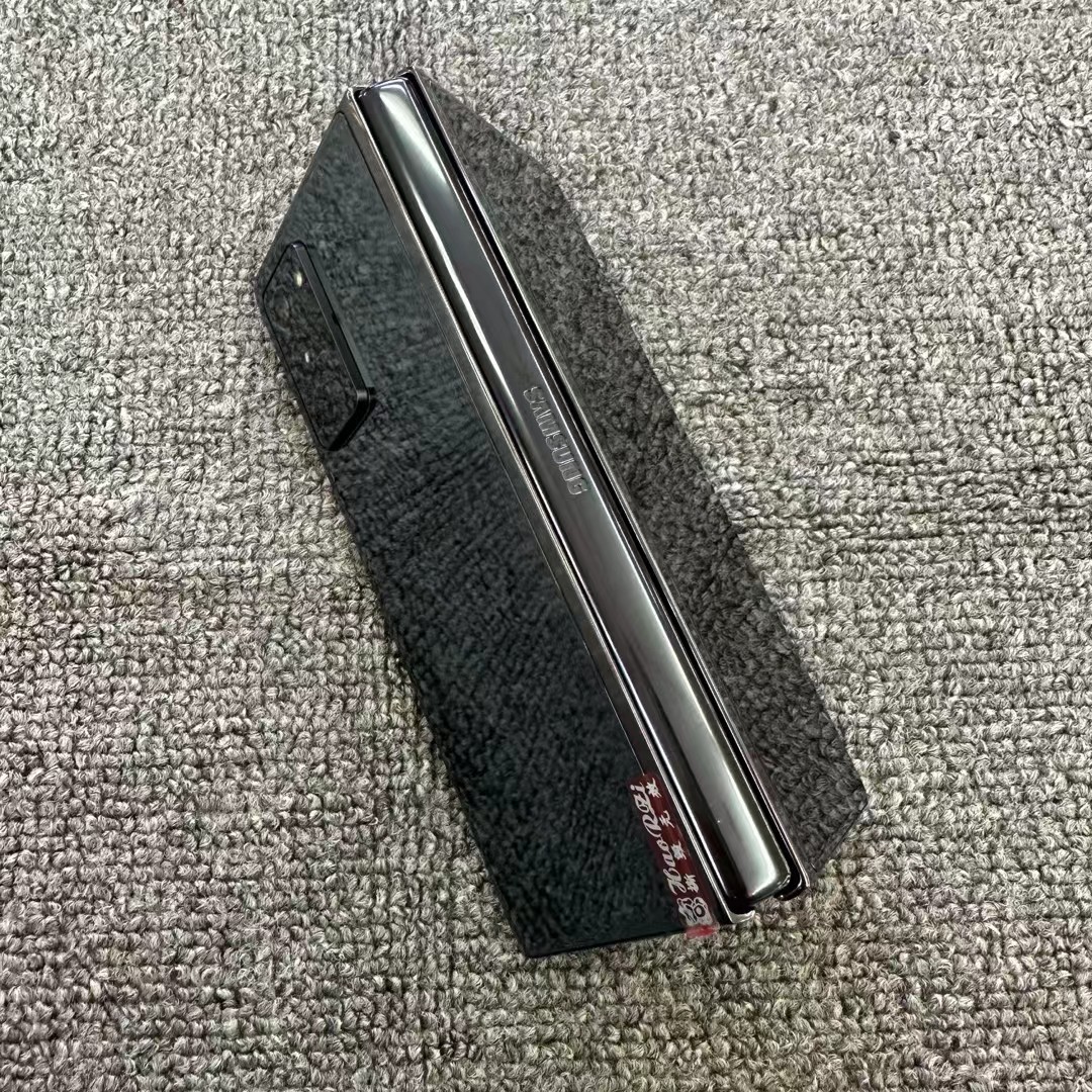 Samsung Z Fold2 photo 2