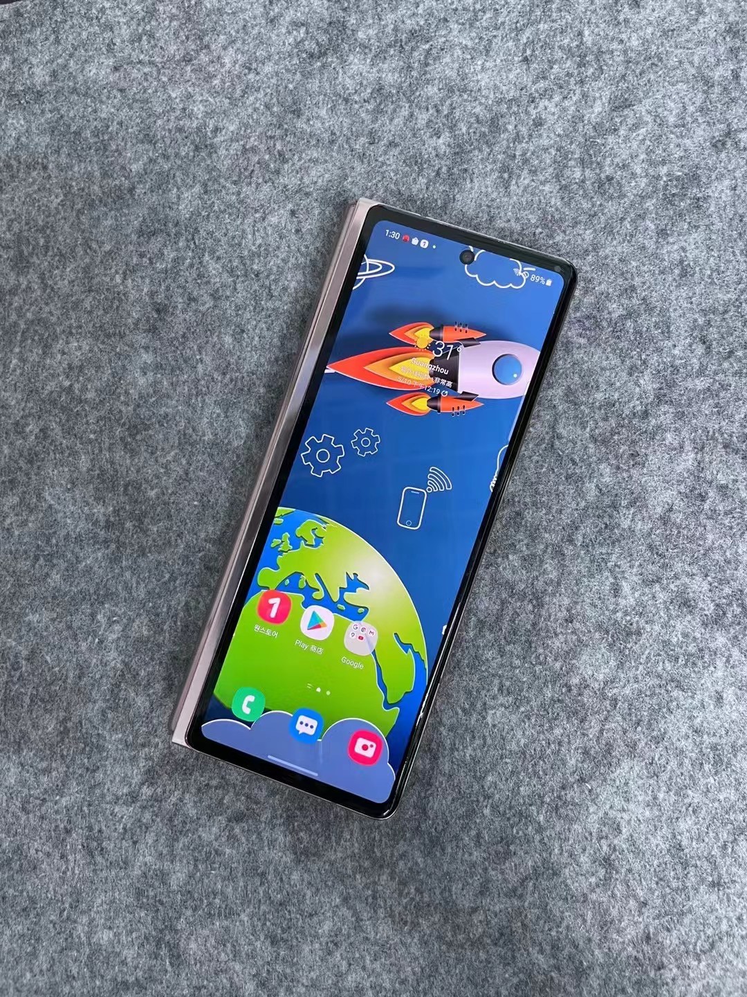 Samsung Z Fold2 photo 6
