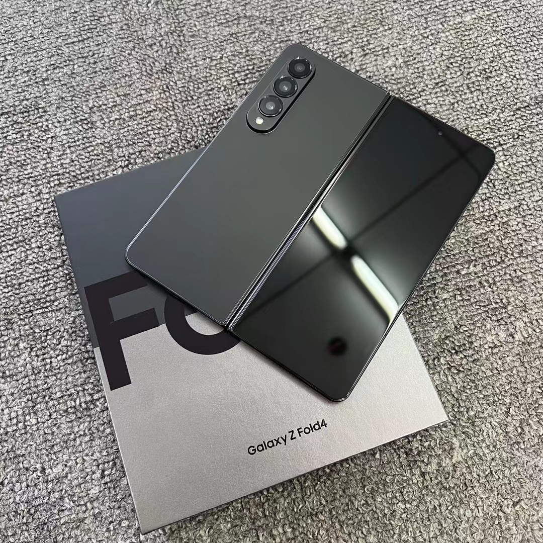 Samsung Galaxy Z Fold4 photo 2