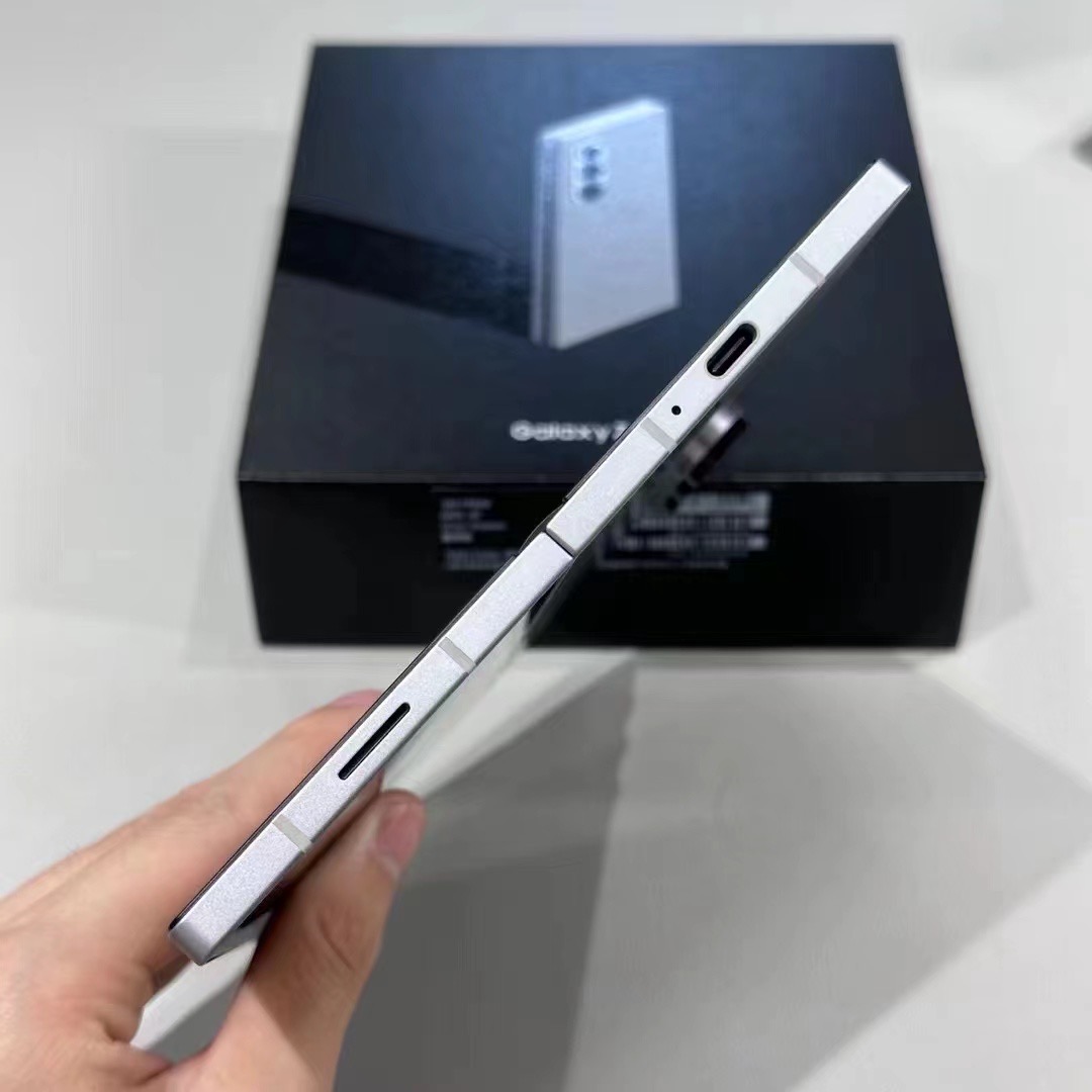 Samsung Galaxy Z Fold6 photo 4