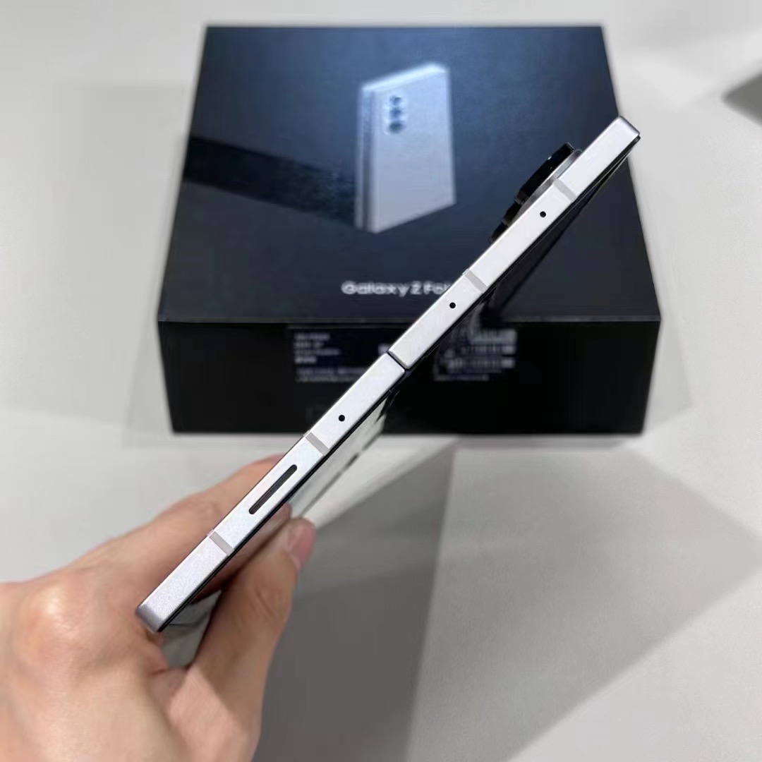 Samsung Galaxy Z Fold6 photo 3
