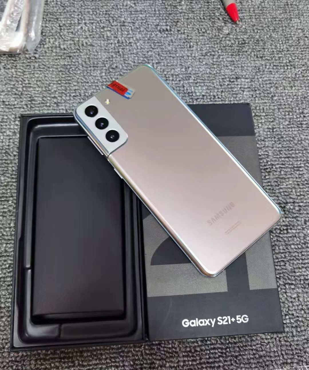 Samsung Galaxy S21+ photo 6