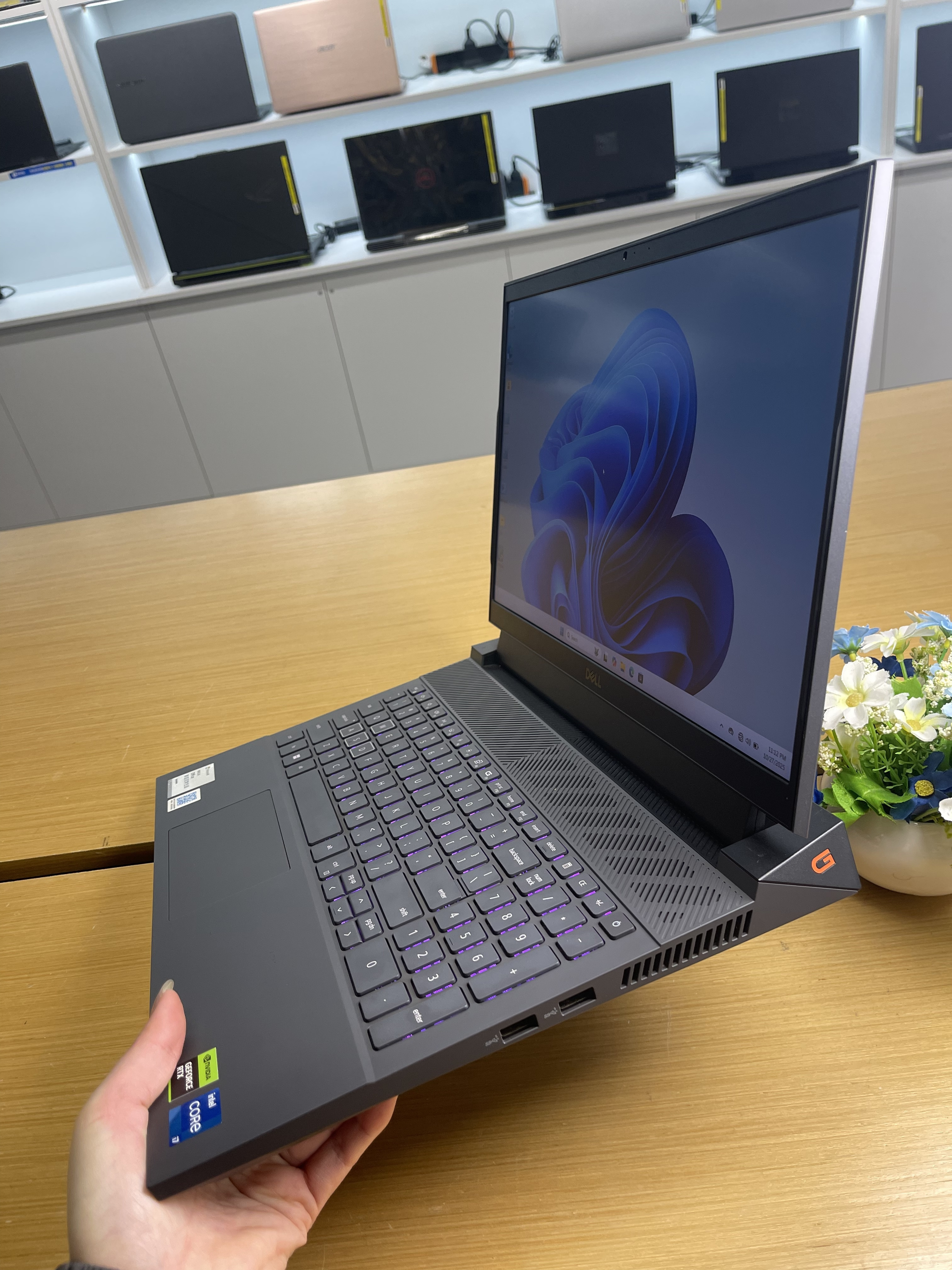 DELL G15 5530 i7-13650HX